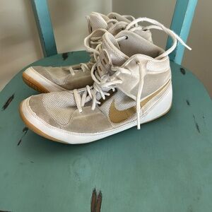 Nike fury, wrestling shoes, men’s 8